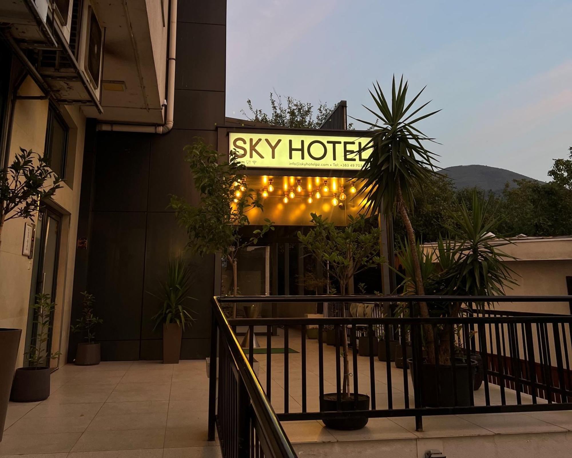 Sky Hotel Prizren Exterior photo